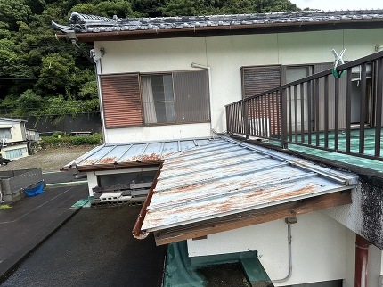 屋根の修理
