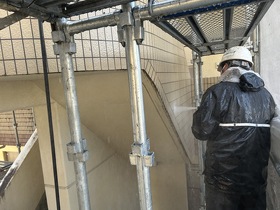機械式塩ビシート防水 高圧洗浄で水洗い 高知 賃貸マンション