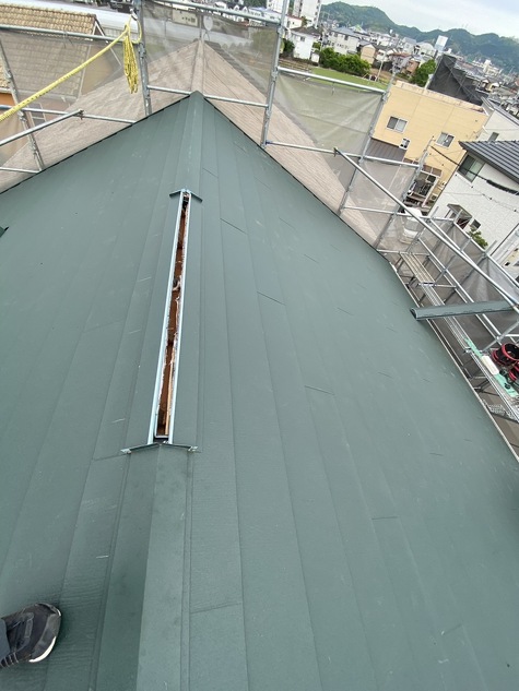 高知　屋根葺き替え工事　IG工業　スーパーガルテクト　トリプルトーン　塗装