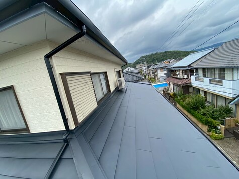 高知　カバー工法　横暖ルーフαS　屋根修理　雨漏り　防水　樋交換　塗装