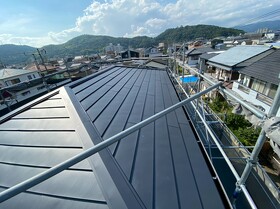 高知　カバー工法　横暖ルーフαS　屋根修理　雨漏り　防水　樋交換　塗装