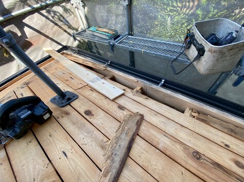 高知　LIXILのTルーフ　屋根の葺き替え　雨樋交換　Dan　セドナ　雨漏り