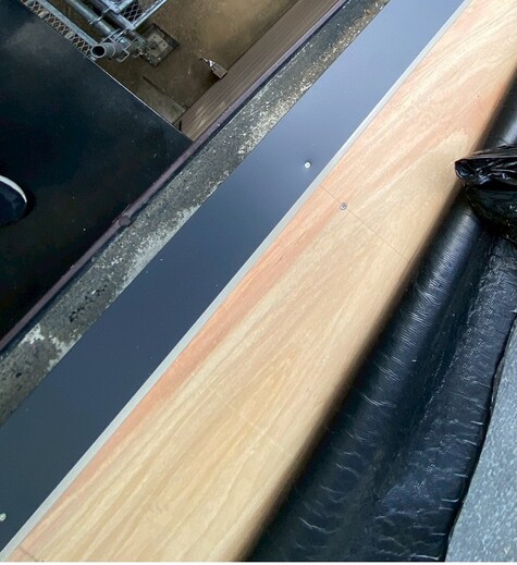 高知　LIXILのTルーフ　屋根の葺き替え　雨樋交換　Dan　セドナ　雨漏り