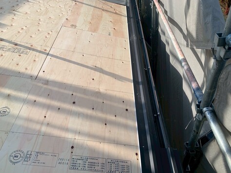 高知　ニチハ　横暖ルーフαプレミアムS　葺き替え　屋根　雨漏り　バルコニー