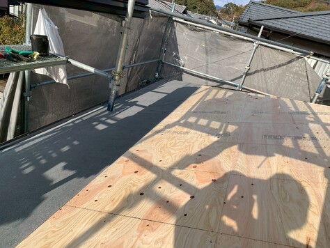 高知　ニチハ　横暖ルーフαプレミアムS　葺き替え　屋根　雨漏り　バルコニー