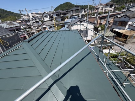 高知　葺き替え　屋根　ニチハ　横暖ルーフαプレミアムS　雨漏り