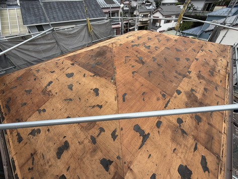 高知　葺き替え　屋根　ニチハ　横暖ルーフαプレミアムS　雨漏り
