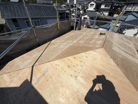高知　葺き替え　屋根　ニチハ　横暖ルーフαプレミアムS　雨漏り