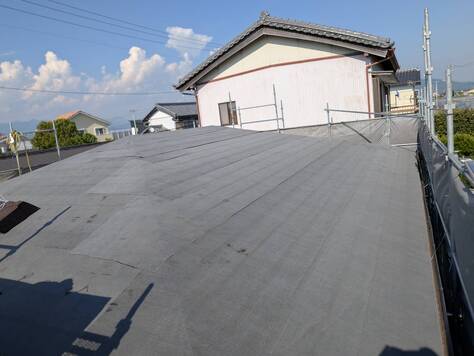 高知　屋根リフォーム　LIXIL Tルーフ　カバー工法　雨漏り
