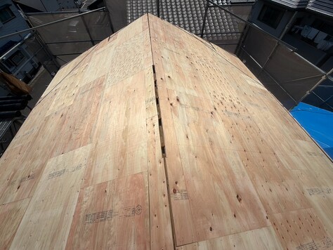 高知　屋根リフォーム　雨漏り　ニチハ横暖ルーフ　屋根葺き替え