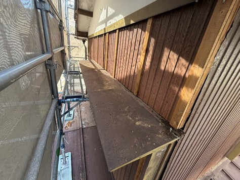 屋根リフォーム　葺き替え　外壁張替え　雨漏り　LIXIL Tルーフ　